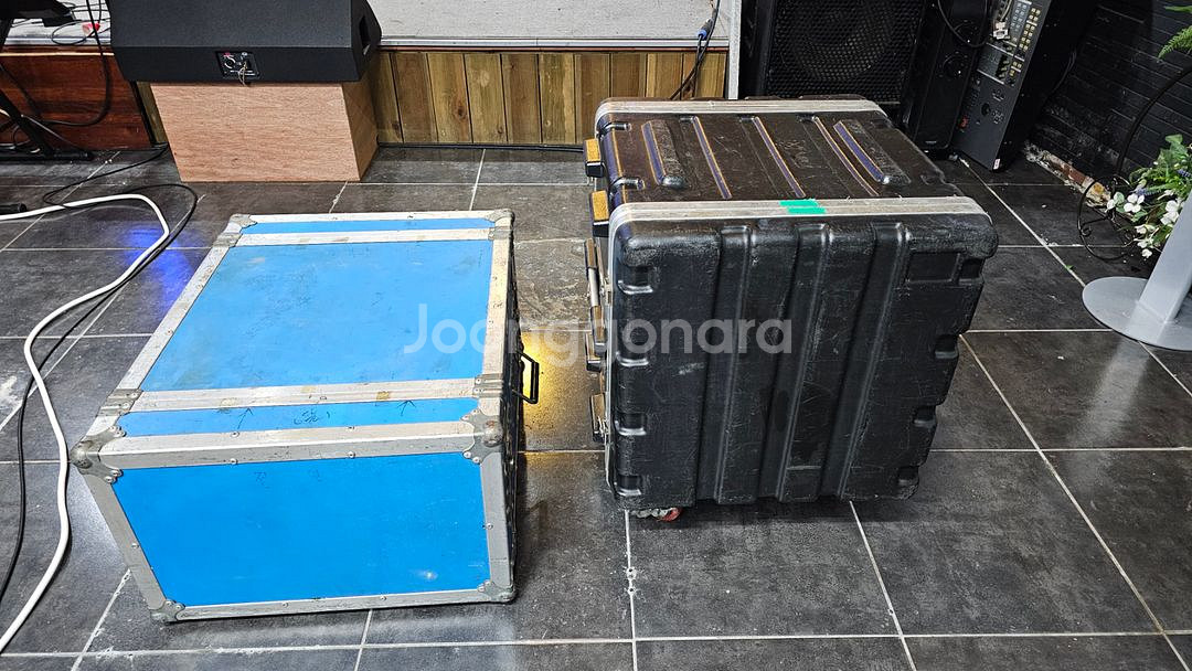 랙케이스 판매합니다--2