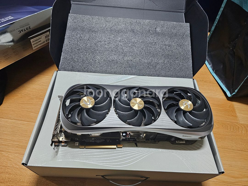 조탁 4090 AMP AIRO BLACK--5