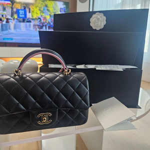 샤넬 뉴미니탑핸들 블랙핑크 팝니다