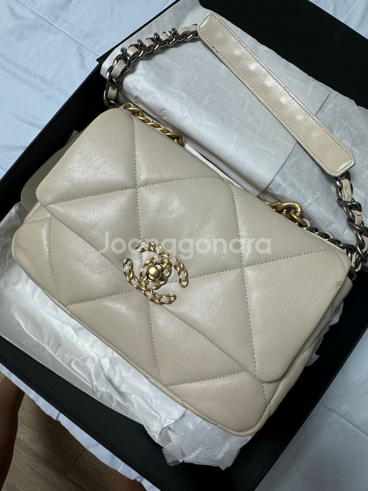 샤넬 19백 미디움 아이보리--2