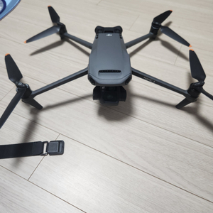 dji 매빅3 플라이모어콤보 입니다