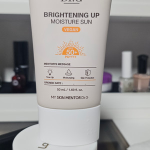 닥터지 브라이트닝 업 모이스처 선크림 SPF50 PA+