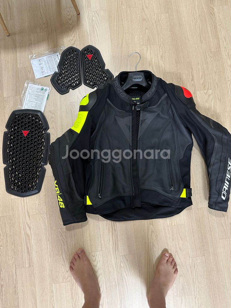 다이네즈2피스 vr46 슈트 팝니다--5