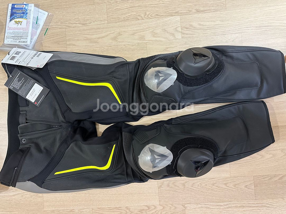 다이네즈2피스 vr46 슈트 팝니다--8