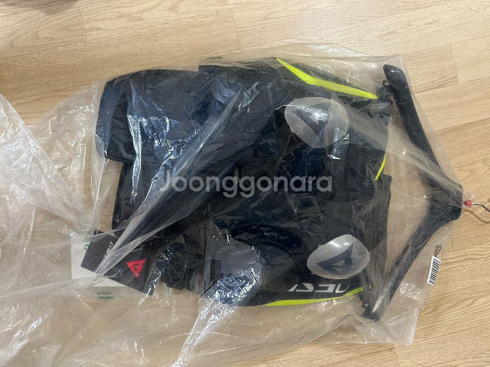 다이네즈2피스 vr46 슈트 팝니다--4