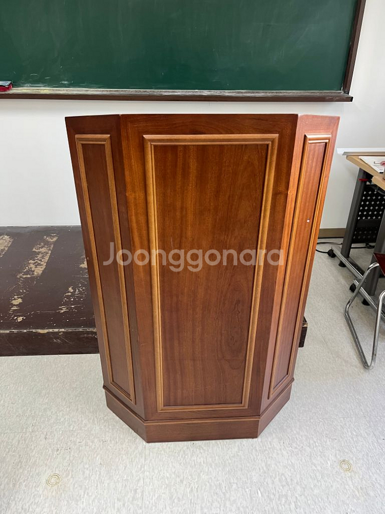 사무실 및 학교용 책상,의자 팝니다--1