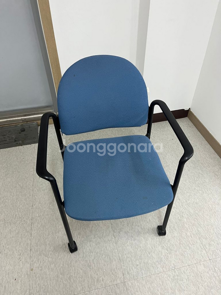 사무실 및 학교용 책상,의자 팝니다--2