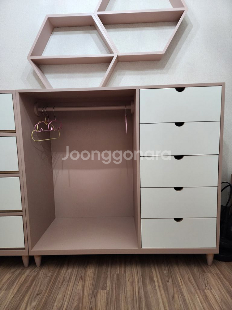 비아인키노 가구 세트 판매합니다.--2