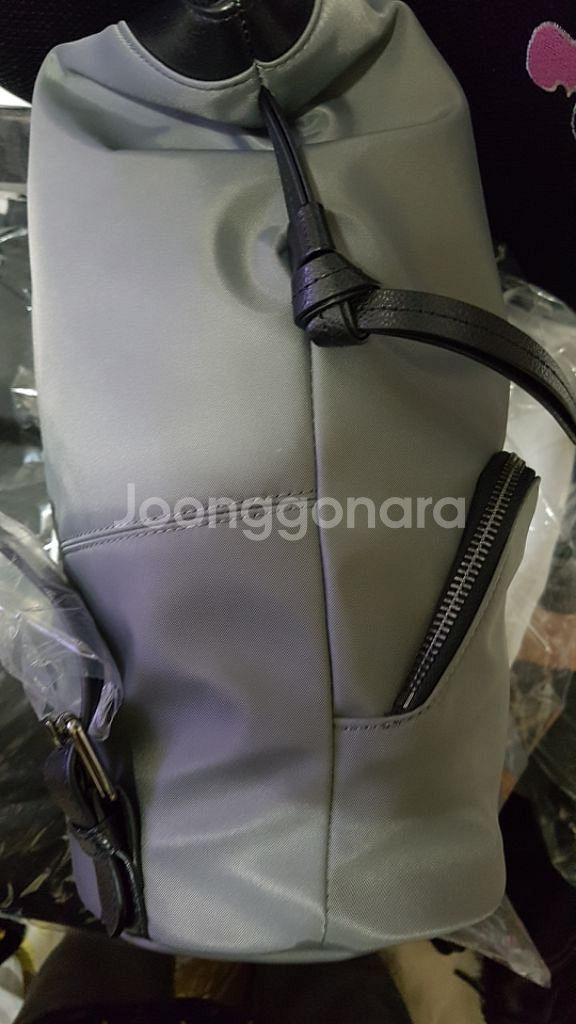 26만원새상품무료배송 나일론 브리엘 백팩 프라다원단--2