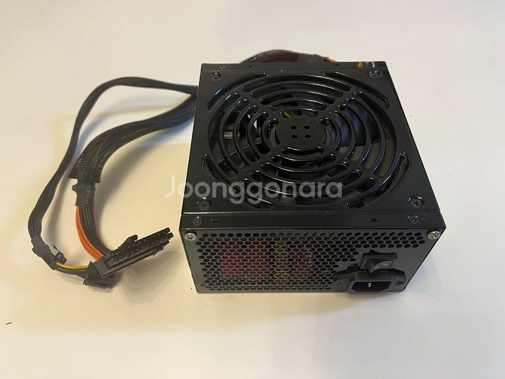 써멀테이크 터프파워 700W 판매합니다--4