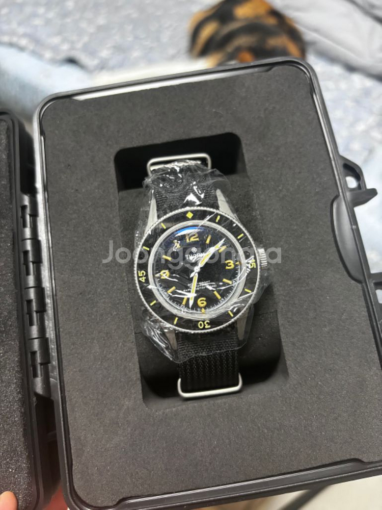 (가격인하) Thorn watch 피프티 패덤 오마주--0