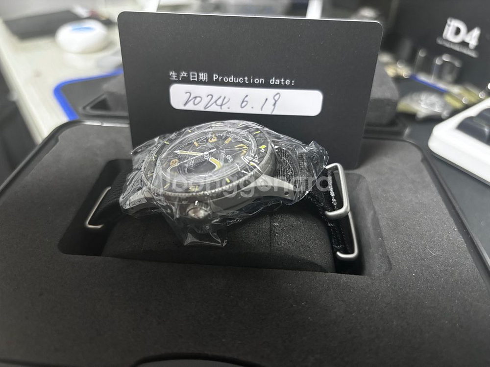 (가격인하) Thorn watch 피프티 패덤 오마주--1