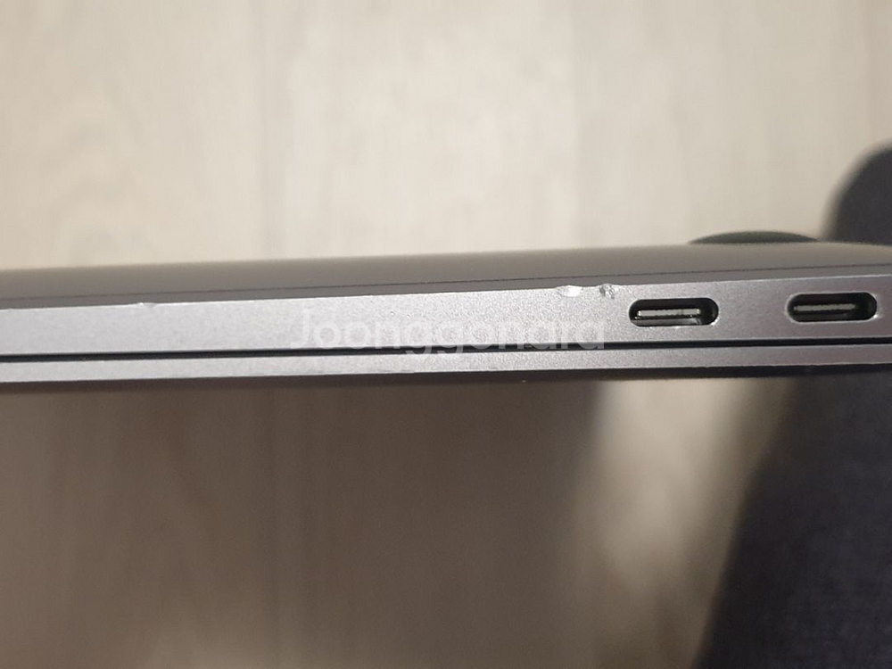 맥북에어 13인치 2019년,8GB, 256GB--4