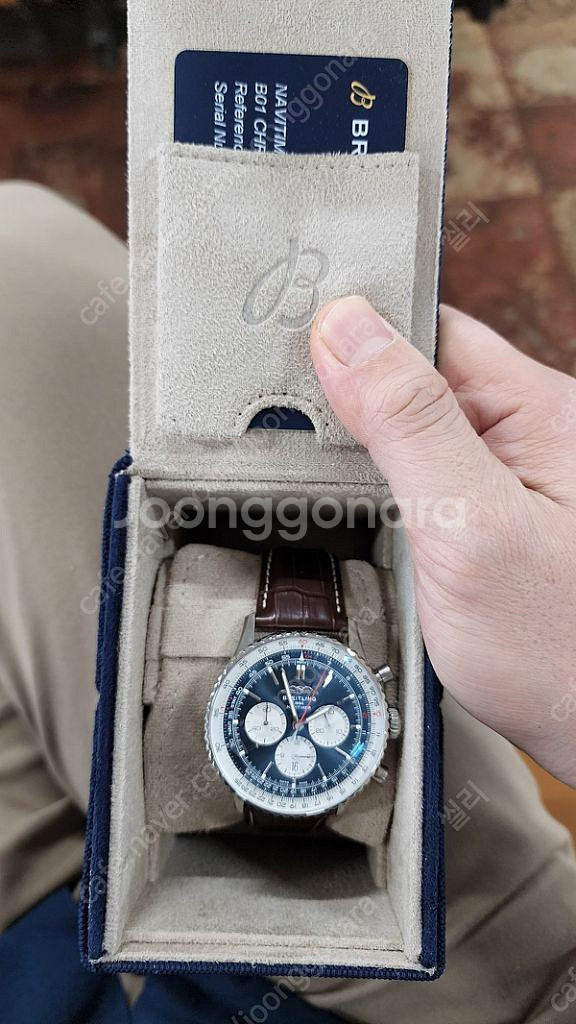 신형 브라이틀링 B01 내비타이머 크로노그래프 46mm--4