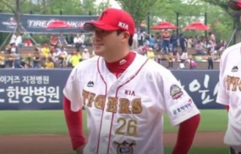 서재응 은퇴기념 유니폼 구합니당--1