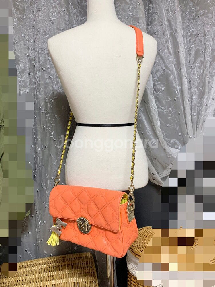 메트로시티ㅡ 오렌지색 크로스백/체인끈/천연가죽/미니백--0