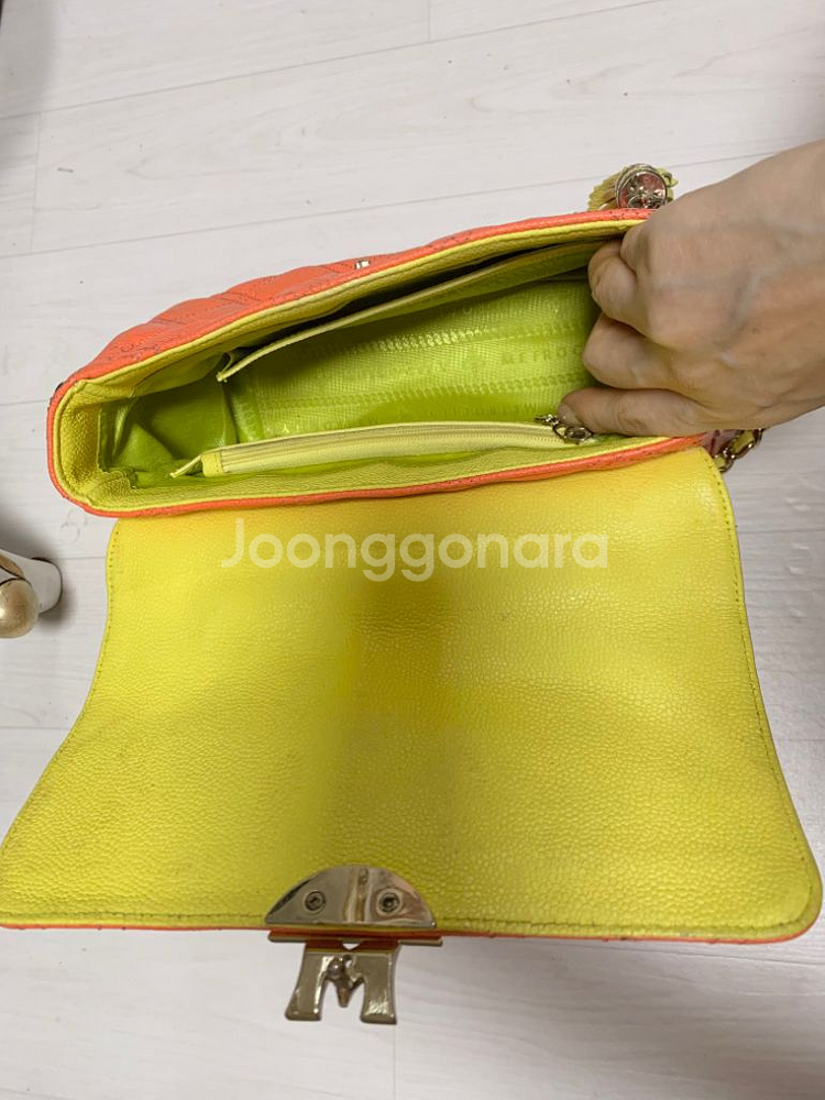 메트로시티ㅡ 오렌지색 크로스백/체인끈/천연가죽/미니백--9