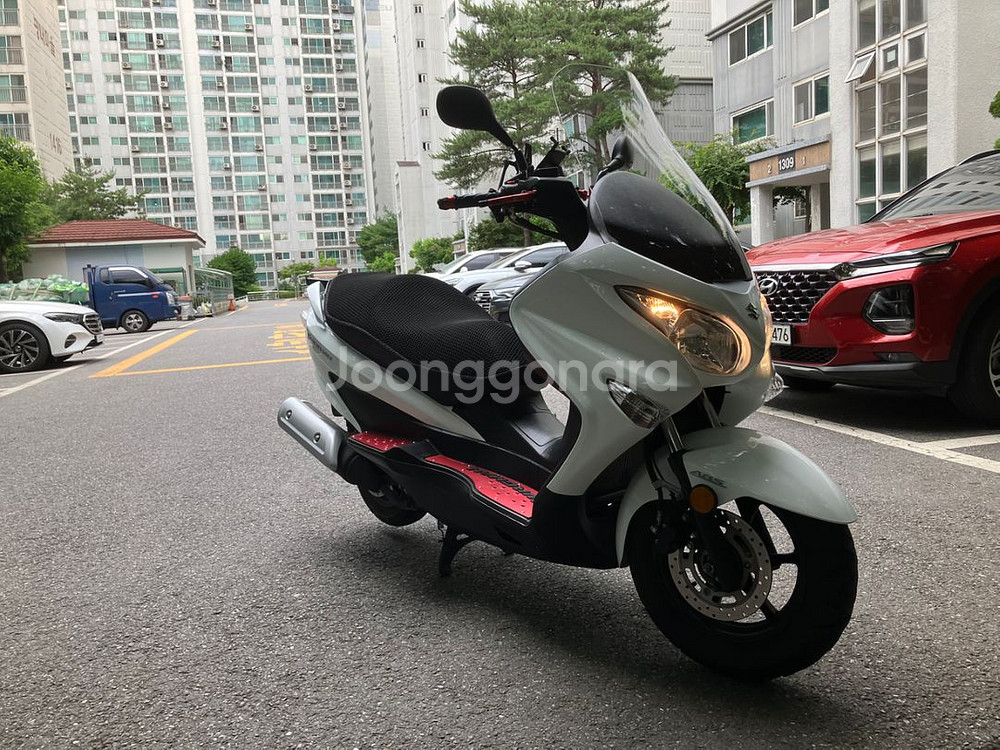 스쿠터 스즈키 버그만125 21년식--1