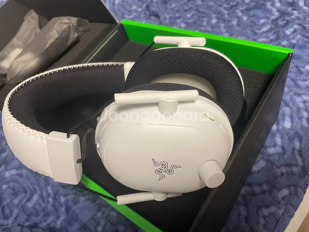 레이저 블랙샤크v2 pro 2023 화이트--2