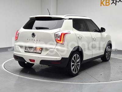 @17년식 티볼리 가솔린 2WD VX 전국최저가격--2