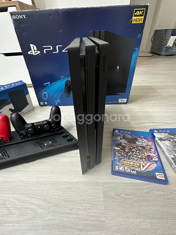 플스4 프로 판매합니다~~--3