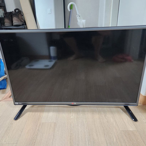 LG 32LB555B 32인치 TV 팝니다