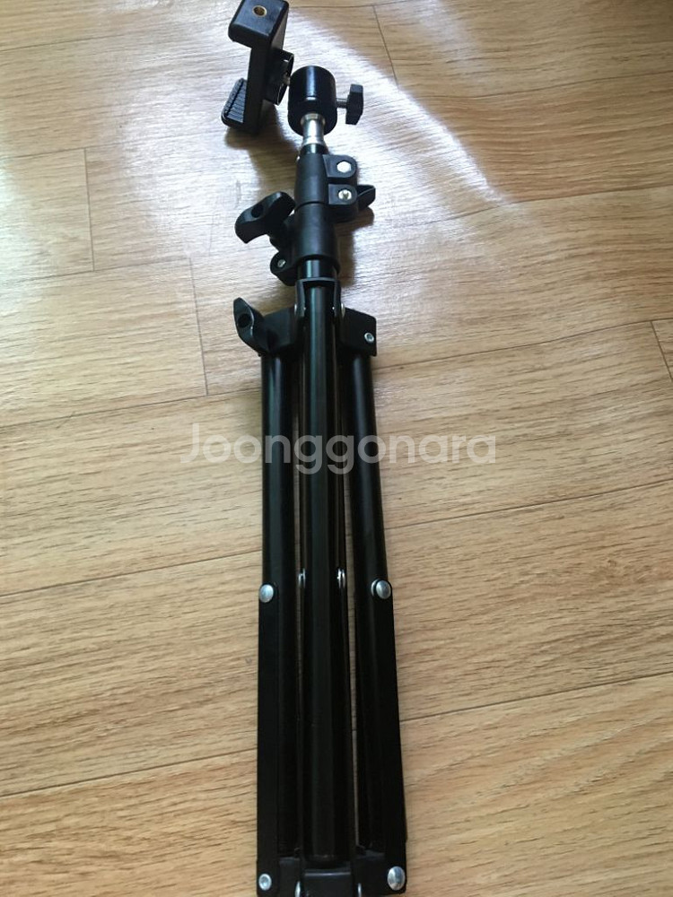 휴대폰 카메라 삼각봉 팝니다.--0