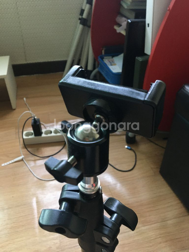 휴대폰 카메라 삼각봉 팝니다.--2