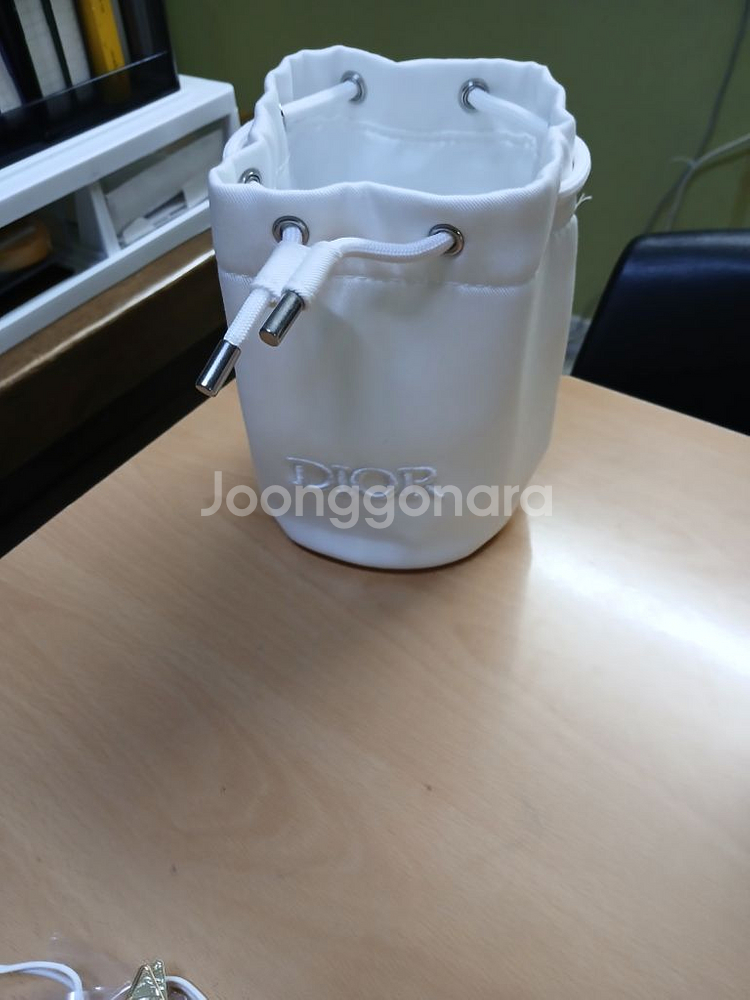 디올 뷰티 파우치--1