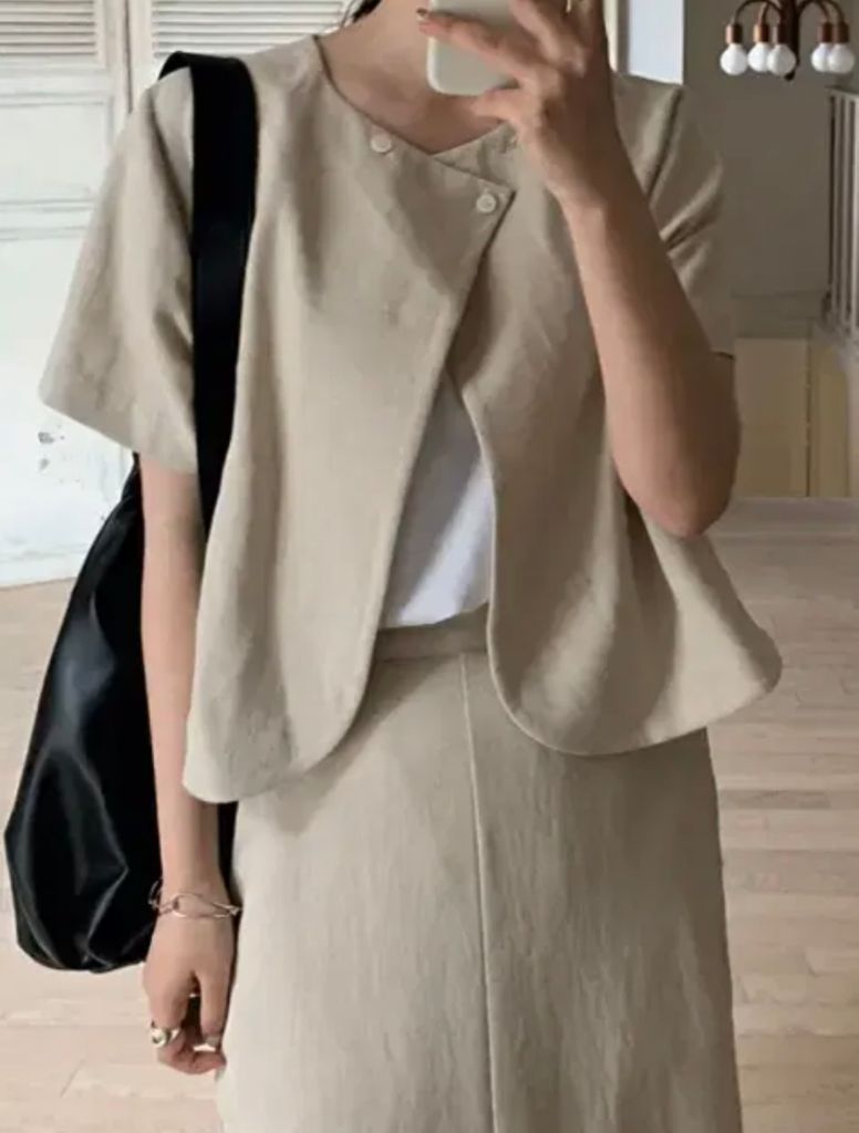 어리틀빗 back slit linen set up
