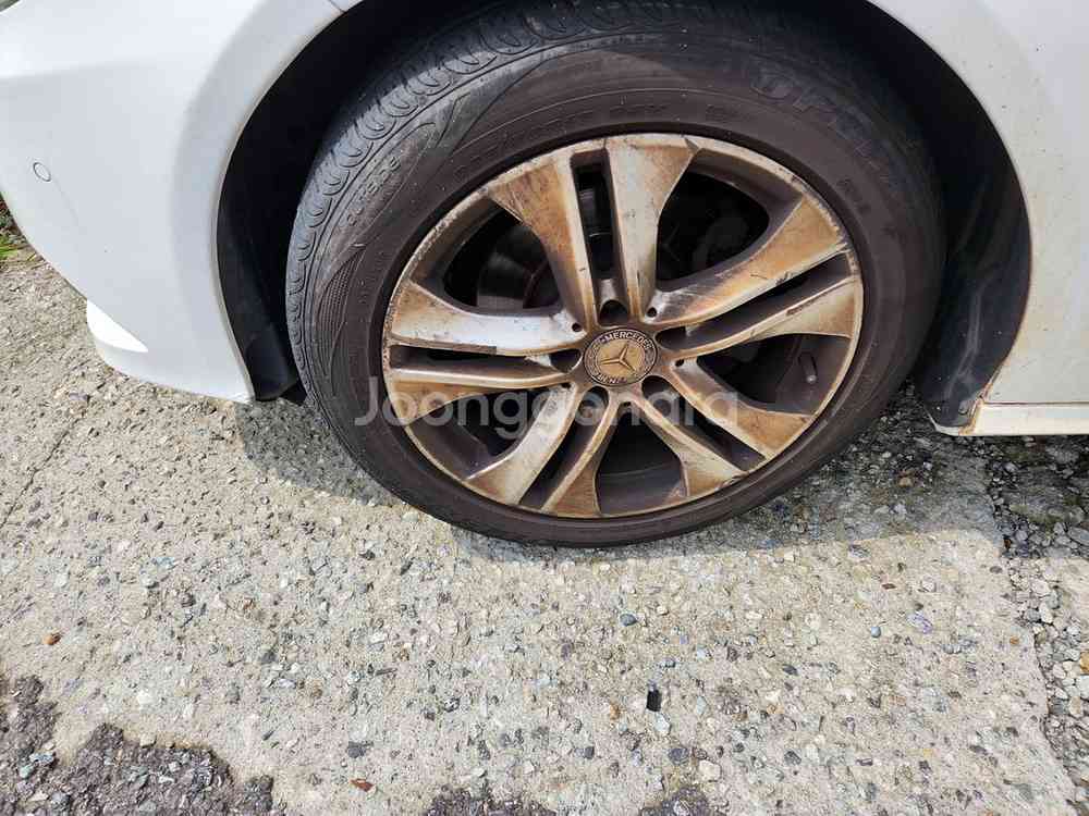 벤츠 17인치휠과 타이어 판매합니다--3