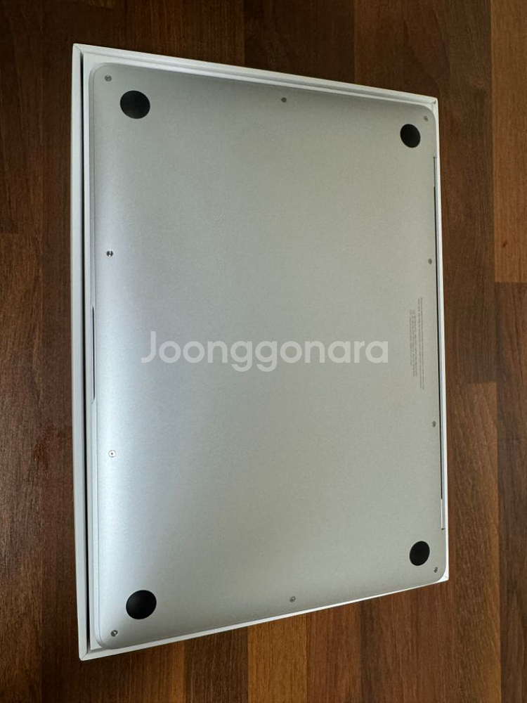 m1맥북에어13 기본형 256GB 팝니다--3