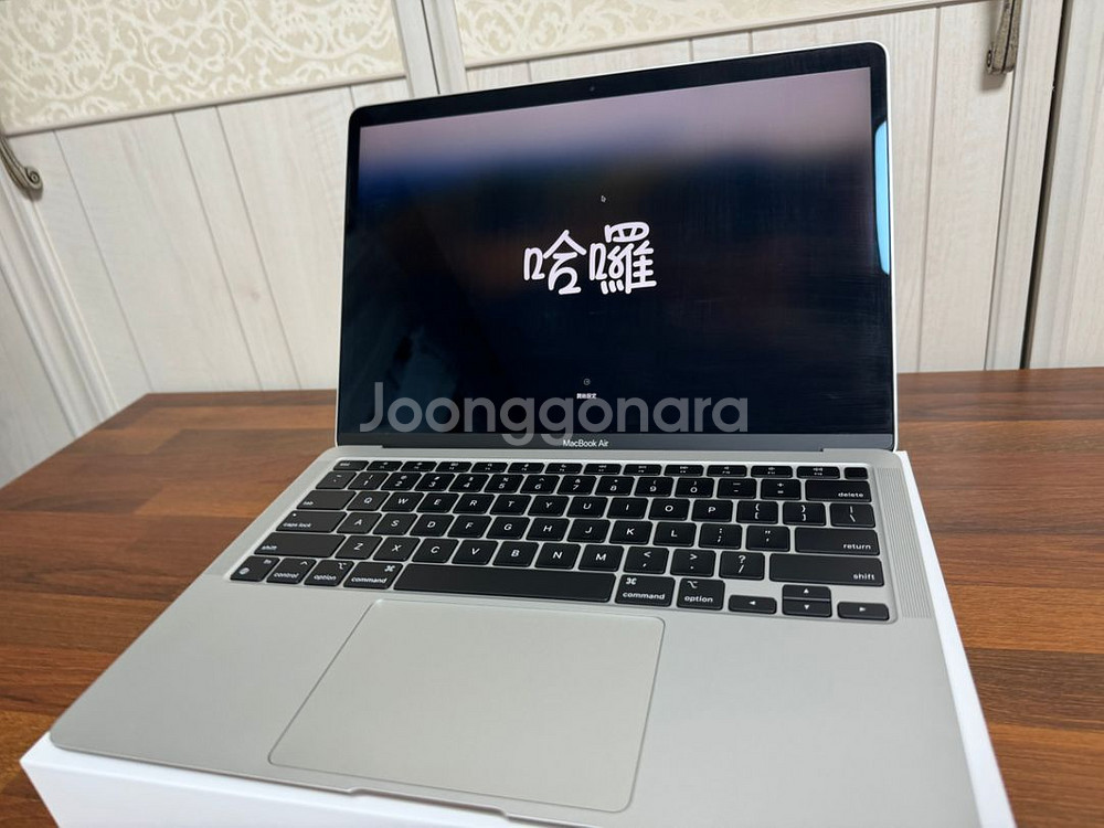 m1맥북에어13 기본형 256GB 팝니다--2