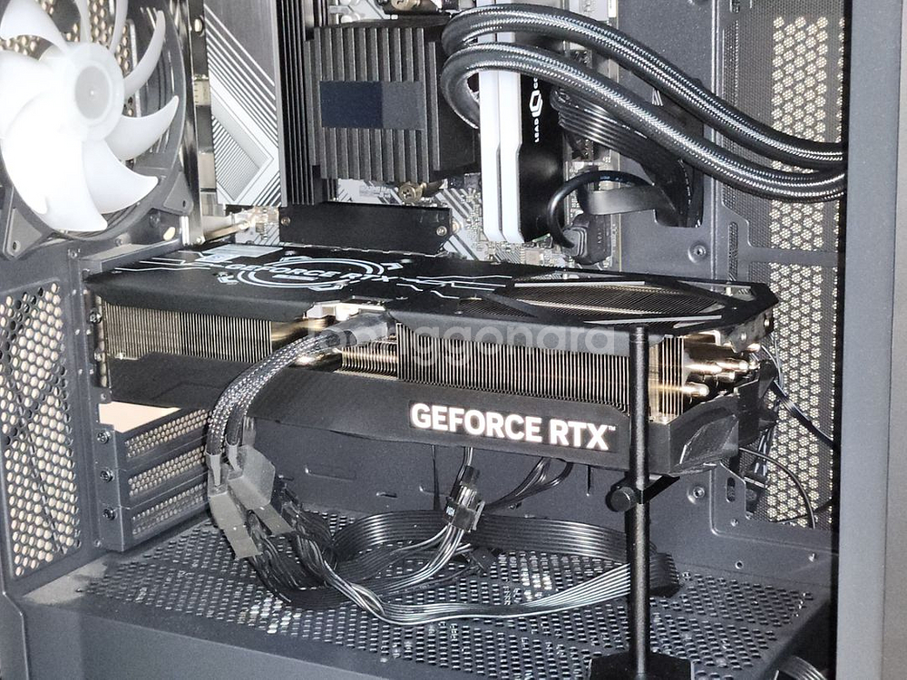 GALAX 지포스 RTX 4070 Ti SUPER--1