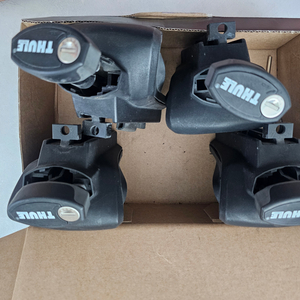 (툴레 풋(7104) 쏘렌토R 외 루프랙용 키트 팝니다