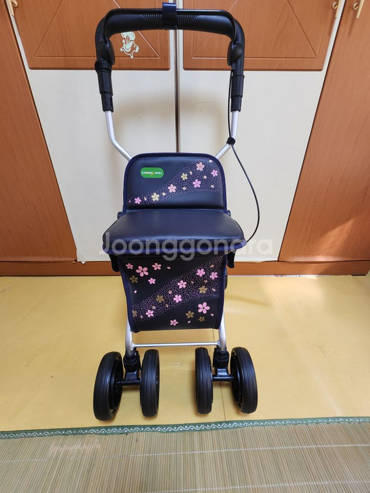 새제품 케어맥스 어르신 보행기 택배비포함--1