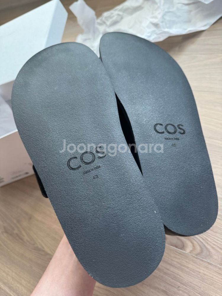 cos 코스 24ss 소가죽 스트랩 슬라이드 43새상품--1