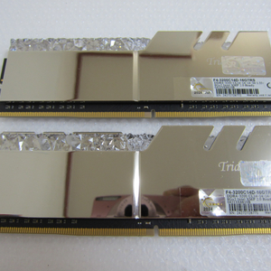 지스킬 DDR4-3200 TRIDENT 로얄 8Gx2