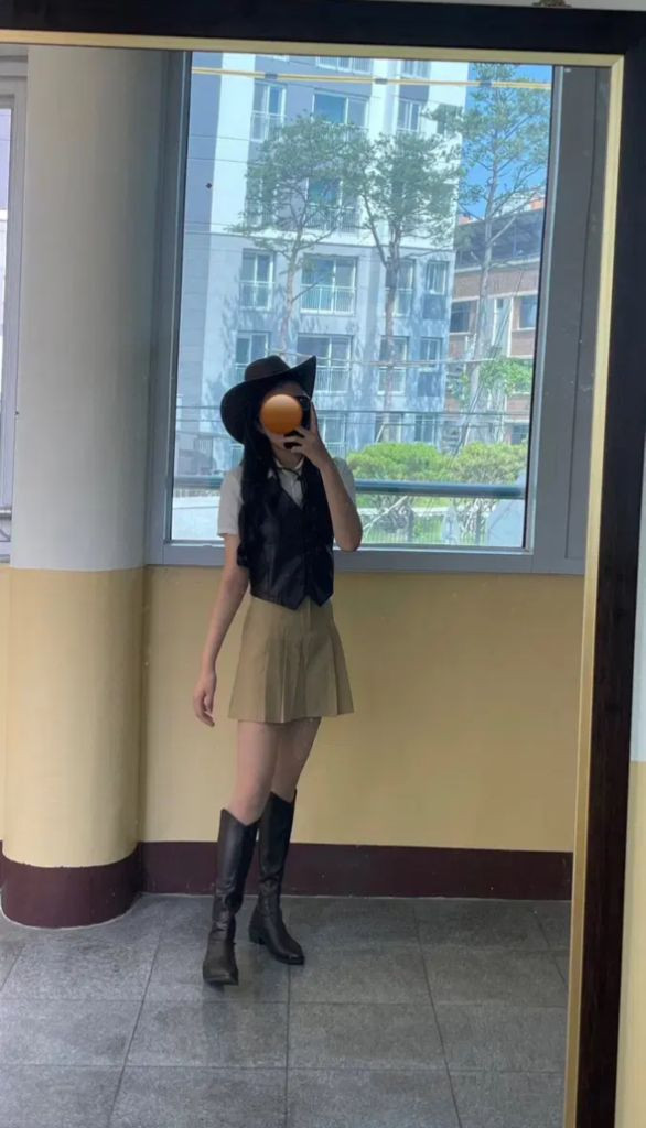 졸업사진 카우걸 대여 컨셉 대여 의상 대여 이미지