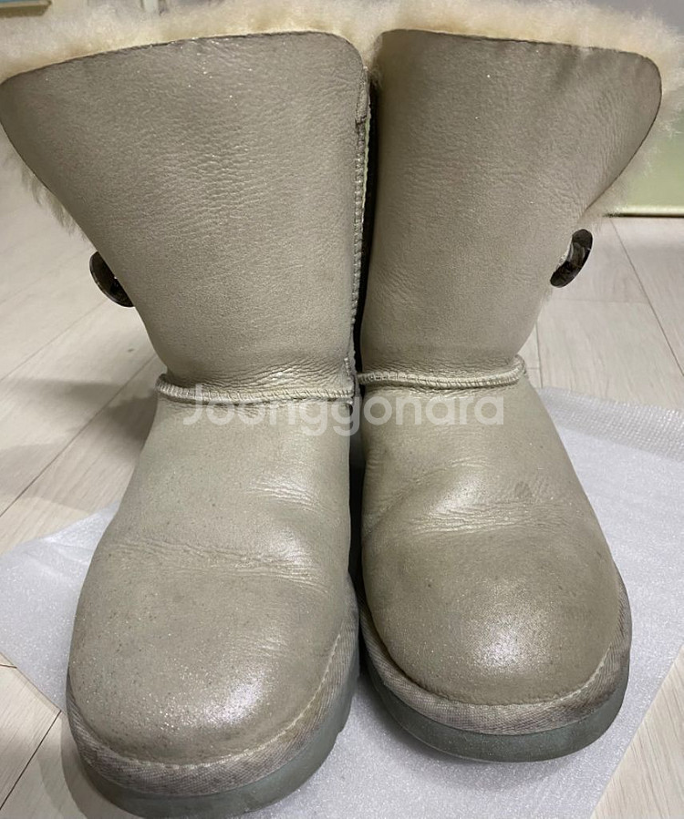 UGG230--2