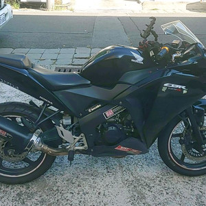 CBR125R