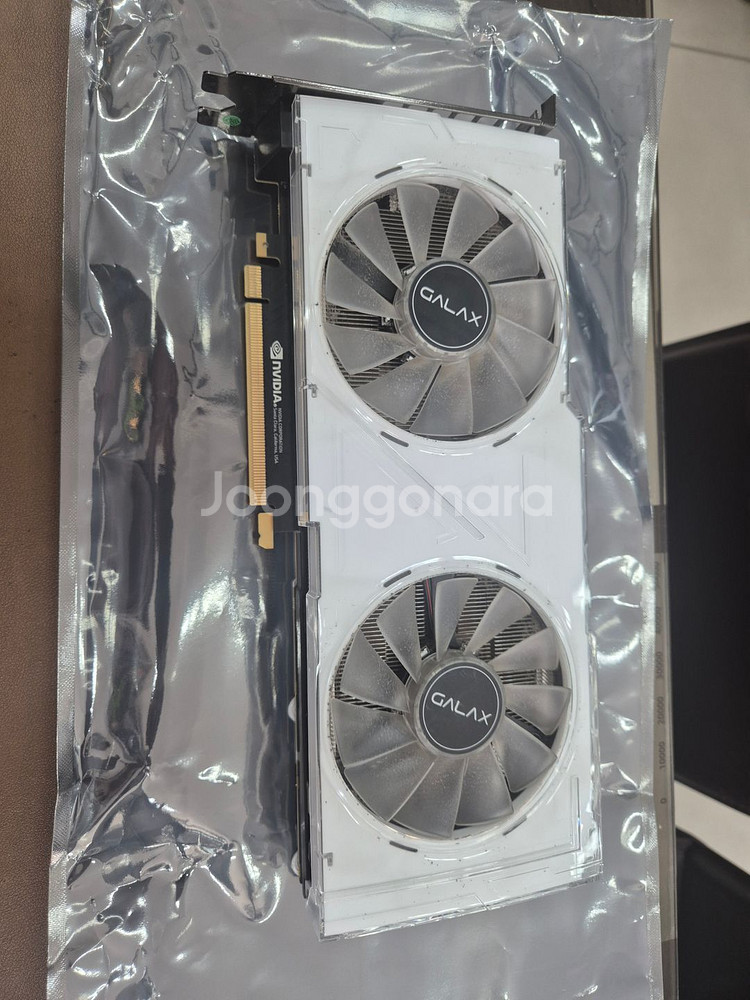 갤럭시 RTX2080TI 듀얼 화이트 팝니다.--1