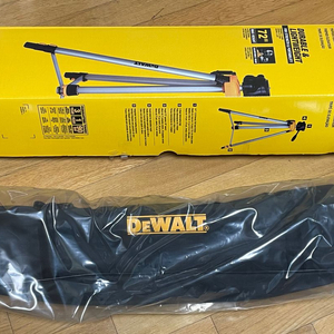 Dewalt 엘리베이터 트라이포드(삼각대)dw0881t