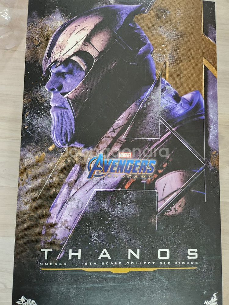 핫토이 엔드게임 타노스 피규어--0