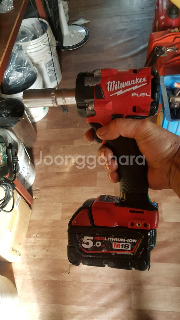 밀워키미드토크임팩렌치M18 FIW212 FUEL배터리포--9