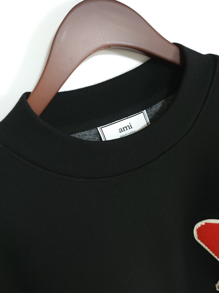 M 아미 블랙 빅하트 패치 맨투맨 H19J037 746 이미지