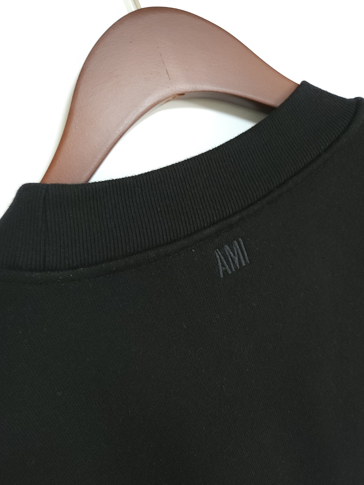 M 아미 블랙 빅하트 패치 맨투맨 H19J037 746 이미지