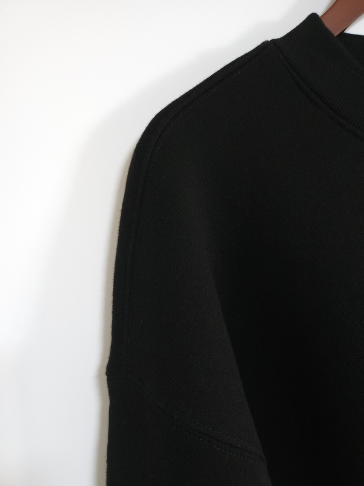 M 아미 블랙 빅하트 패치 맨투맨 H19J037 746 이미지