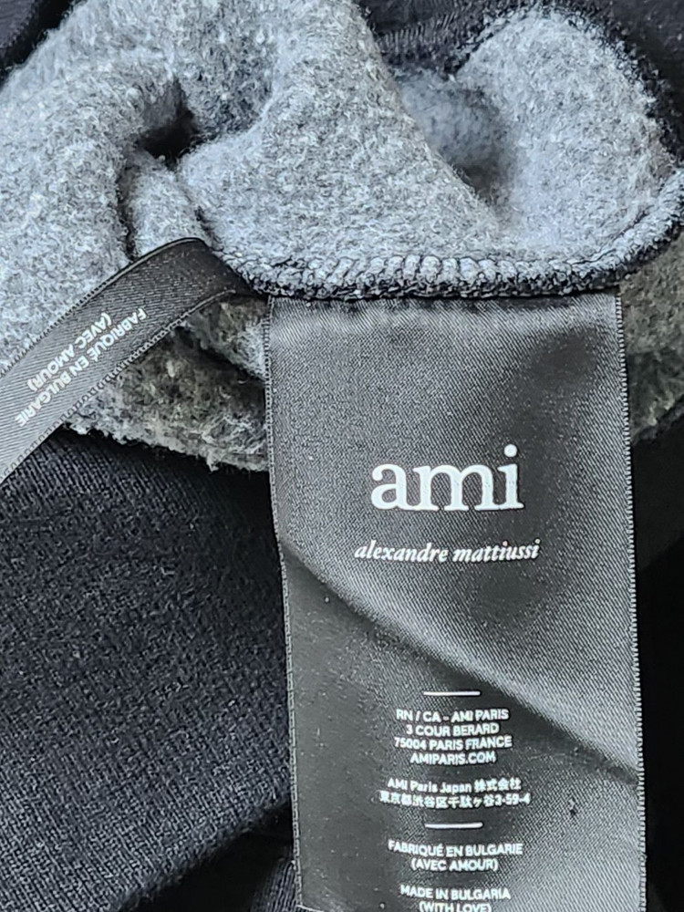 M 아미 블랙 빅하트 패치 맨투맨 H19J037 746 이미지