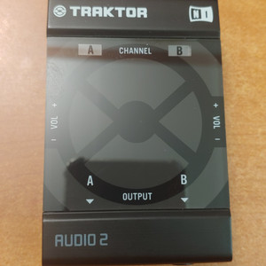 traktor audio2 휴대용 dj 오디오인터페이스